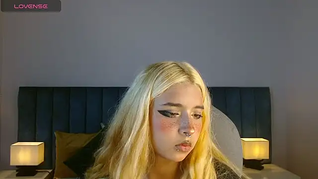 Snapshot of april_bunnyy chatting on February 25, 2025, 8:32 pm april bunnyy online show from February 25, 2025, 8:32 pm