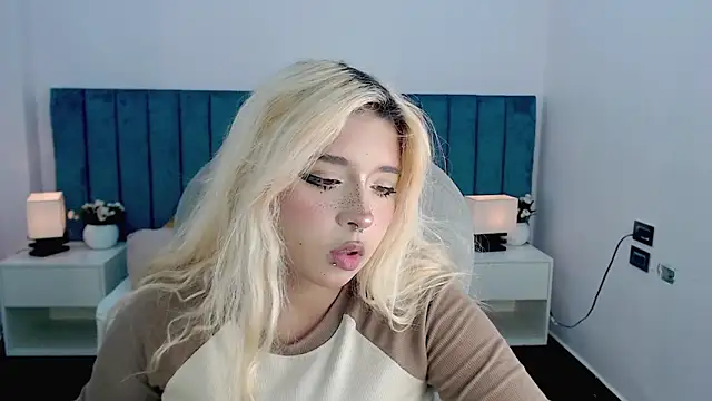 Snapshot of april_bunnyy chatting on March 4, 2026, 8:38 pm april bunnyy online show from March 4, 2026, 8:38 pm