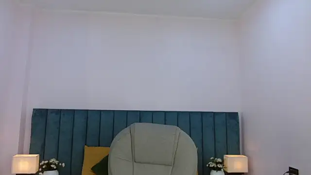 Snapshot of april_bunnyy chatting on June 11, 2026, 12:32 am april bunnyy online show from June 11, 2026, 12:32 am