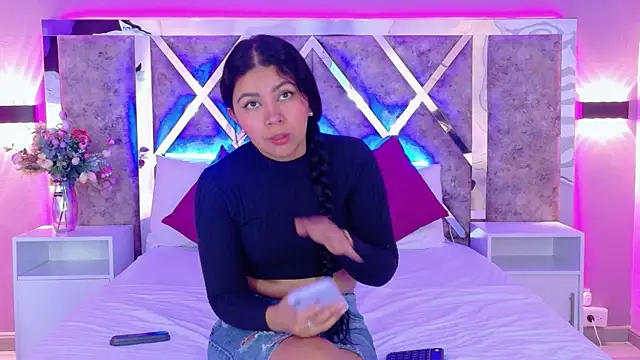 Larabrooks online show from April 15, 2026, 7:18 pm