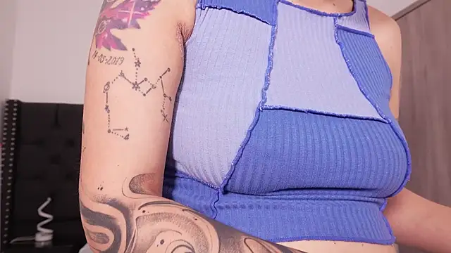 Melany Luv online show from December 20, 2025, 9:28 pm