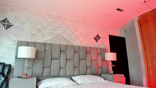 Snapshot of Melany_Luv chatting on February 13, 2026, 9:15 pm Melany Luv online show from February 13, 2026, 9:15 pm