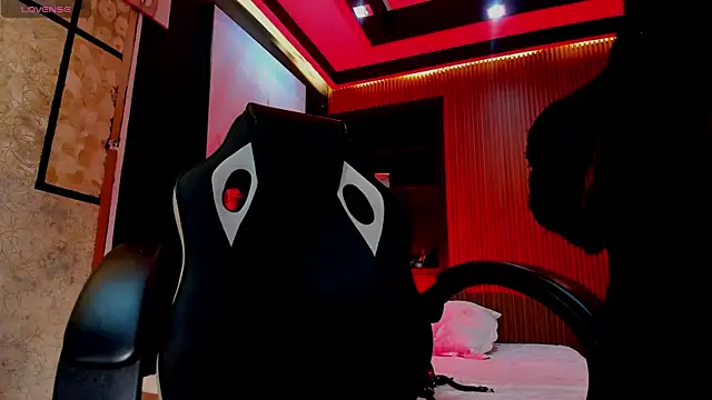 Melany Luv online show from November 20, 2025, 9:04 pm