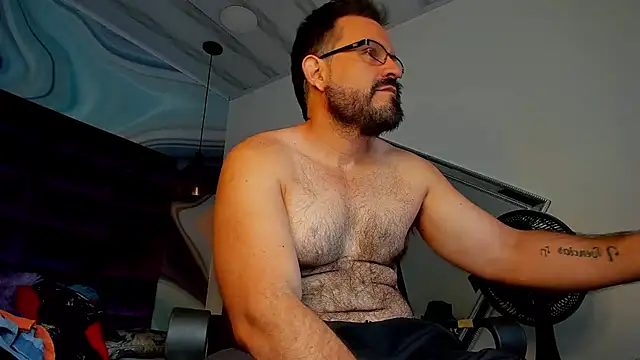 Snapshot of SbasTone_Muscle chatting on February 15, 2025, 1:16 pm SbasTone Muscle online show from February 15, 2025, 1:16 pm