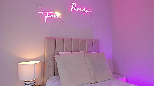  angela x online show from January 30, 2025, 11:44 am