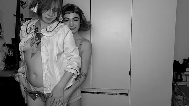 Moon Lollie  online show from November 22, 2025, 11:03 pm