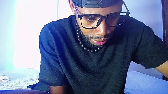 Snapshot of GerardSmitt chatting on November 22, 2025, 10:52 pm GerardSmitt online show from November 22, 2025, 10:52 pm