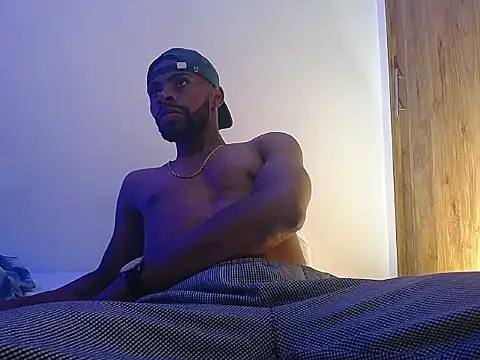 Snapshot of GerardSmitt chatting on October 18, 2025, 2:02 am GerardSmitt online show from October 18, 2025, 2:02 am