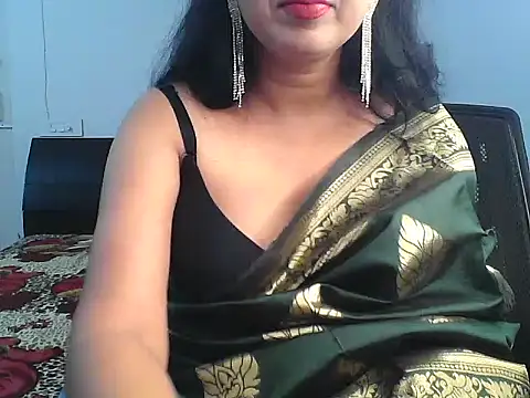 Snapshot of BIG_HEARTED chatting on September 17, 2025, 4:53 pm BIG HEARTED online show from September 17, 2025, 4:53 pm