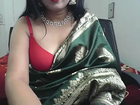 Snapshot of BIG_HEARTED chatting on October 2, 2025, 5:05 pm BIG HEARTED online show from October 2, 2025, 5:05 pm