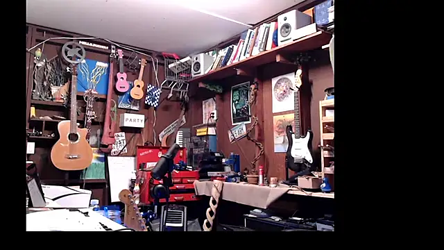 Snapshot of itsjameswebbscope chatting on March 5, 2025, 7:38 pm itsjameswebbscope online show from March 5, 2025, 7:38 pm