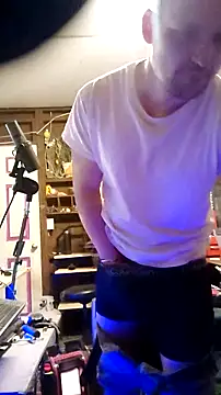 Snapshot of itsjameswebbscope chatting on February 8, 2025, 12:50 pm itsjameswebbscope online show from February 8, 2025, 12:50 pm