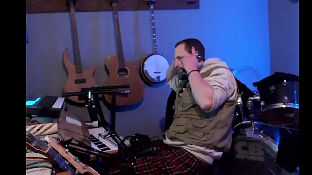 Snapshot of itsjameswebbscope chatting on February 25, 2026, 5:13 pm itsjameswebbscope online show from February 25, 2026, 5:13 pm