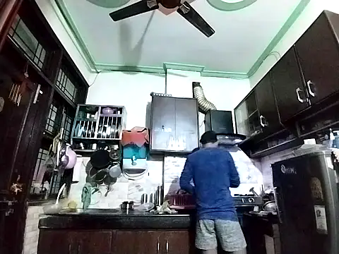 bigvorn6 online show from November 17, 2025, 2:04 am