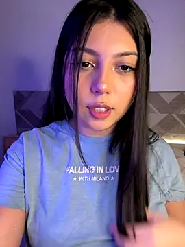 Maii chan online show from December 17, 2025, 6:18 am