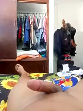 adriel perez online show from February 15, 2026, 9:36 pm