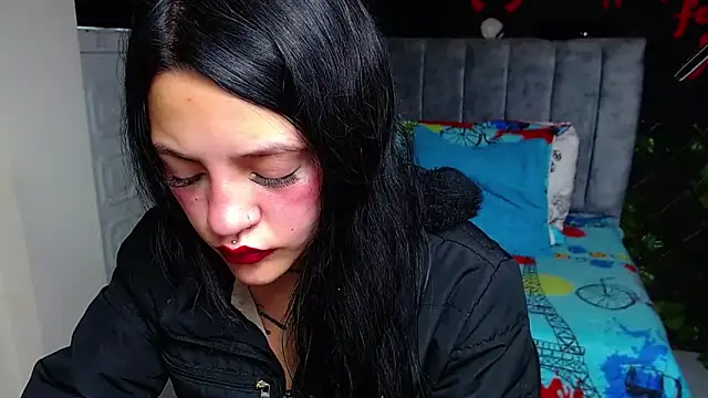 Snapshot of Violettasquirt chatting on May 19, 2026, 3:19 pm Violettasquirt online show from May 19, 2026, 3:19 pm
