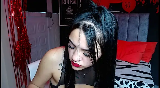 Violettasquirt online show from March 11, 2025, 6:41 pm