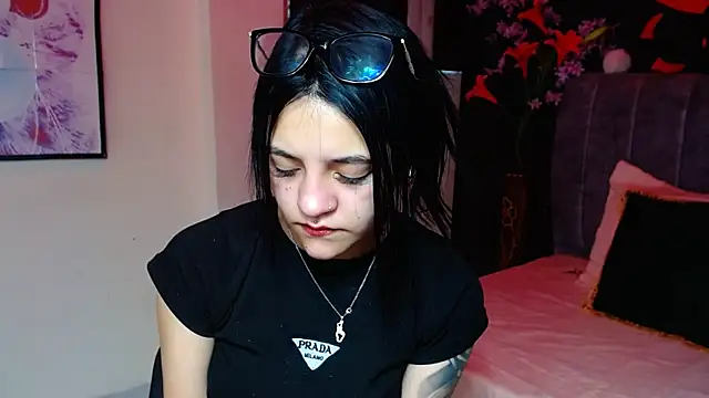 Violettasquirt online show from November 26, 2025, 2:28 pm