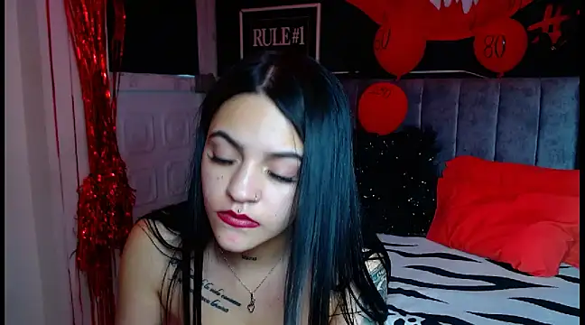 Violettasquirt online show from March 10, 2025, 9:18 pm