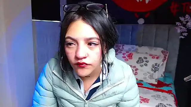 Violettasquirt online show from January 19, 2026, 1:37 pm