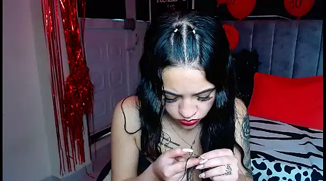 Violettasquirt online show from March 14, 2025, 6:18 pm