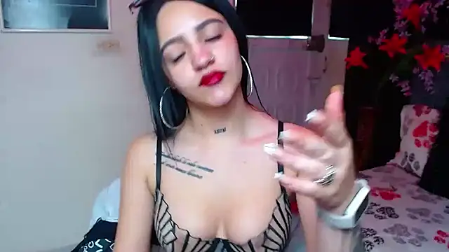 Violettasquirt online show from December 15, 2025, 1:39 pm