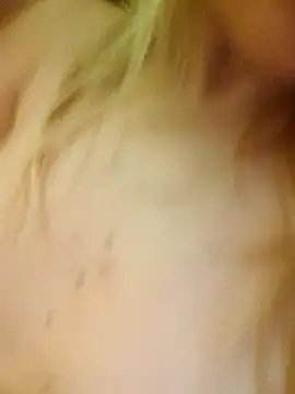 Snapshot of Linda_999 chatting on January 18, 2026, 11:19 pm Linda 999 online show from January 18, 2026, 11:19 pm