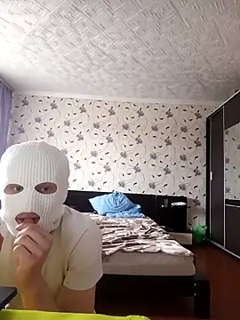 red red00 online show from March 14, 2025, 11:45 am