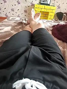 red red00 online show from March 17, 2025, 9:44 am