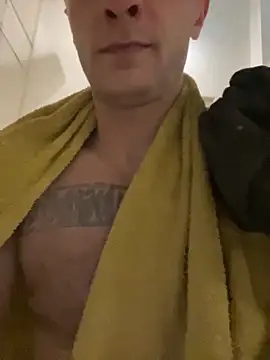 red red00 online show from November 5, 2025, 3:37 pm