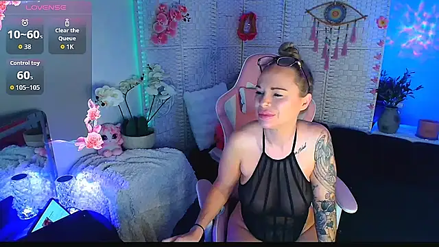 EllieKarrX online show from November 28, 2025, 9:48 pm