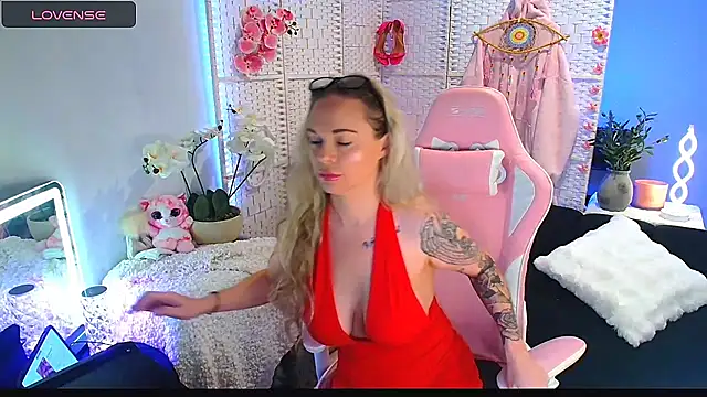 EllieKarrX online show from September 26, 2025, 11:00 pm