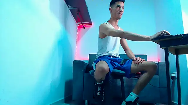 Snapshot of mastersmits chatting on February 1, 2026, 12:20 am mastersmits online show from February 1, 2026, 12:20 am