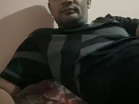 Snapshot of NiceBoy9099 chatting on February 15, 2026, 5:34 pm NiceBoy9099 online show from February 15, 2026, 5:34 pm