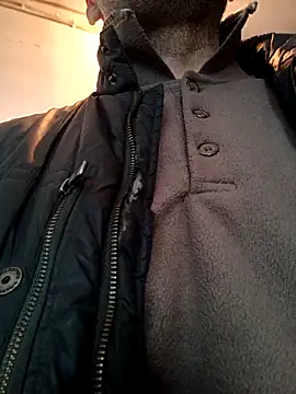 Pineapple04 online show from April 14, 2026, 6:51 am