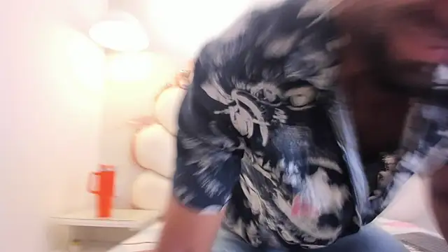 Ethan  Walker online show from December 20, 2025, 7:39 pm