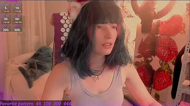 Snapshot of Toxic_Ellies chatting on June 11, 2026, 8:00 am Toxic Ellies online show from June 11, 2026, 8:00 am
