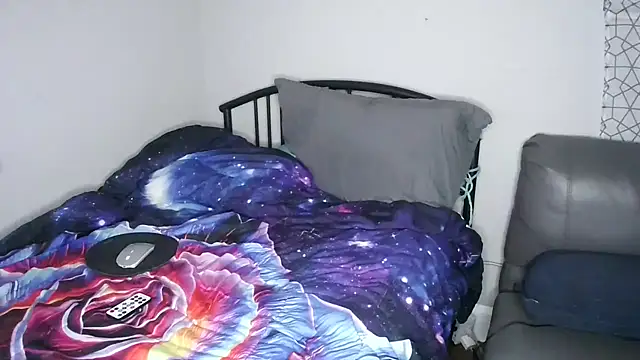 Snapshot of Boogieflex1 chatting on November 3, 2025, 6:18 am Boogieflex1 online show from November 3, 2025, 6:18 am