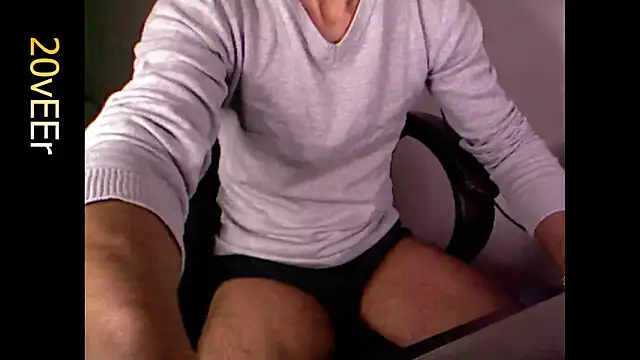 Snapshot of 20vEEr chatting on December 17, 2025, 8:14 pm 20vEEr online show from December 17, 2025, 8:14 pm