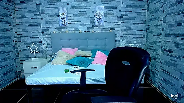 Snapshot of ADAM_HOT chatting on September 12, 2025, 9:36 pm ADAM HOT online show from September 12, 2025, 9:36 pm