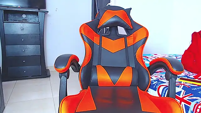 ADAM HOT online show from January 8, 2026, 8:48 pm