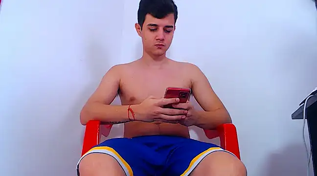 Snapshot of ADAM_HOT chatting on March 12, 2025, 2:34 pm ADAM HOT online show from March 12, 2025, 2:34 pm