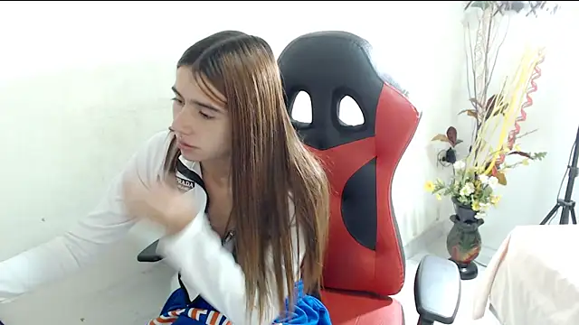 Snapshot of Maximesex chatting on March 19, 2025, 4:45 pm Maximesex online show from March 19, 2025, 4:45 pm