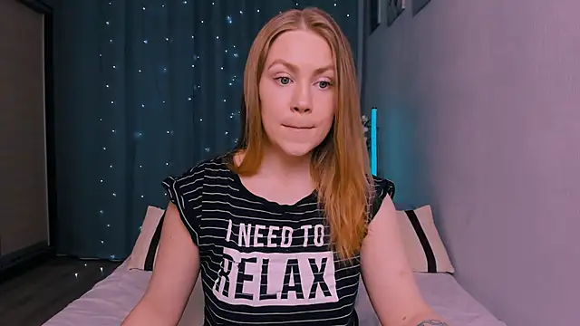 InsatiableFoxX online show from April 28, 2026, 7:18 pm