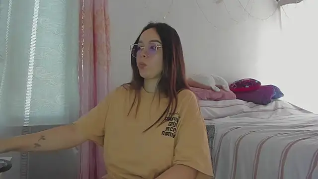 HARLEYNAPIER online show from July 29, 2026, 3:33 pm