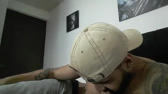 Hendry  online show from March 17, 2025, 11:35 pm