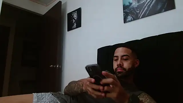 Hendry  online show from February 21, 2025, 2:06 am