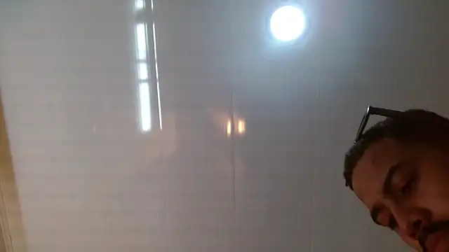 Hendry  online show from March 11, 2025, 11:58 pm