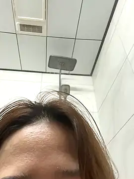 Angelababy001 online show from November 12, 2025, 1:48 pm